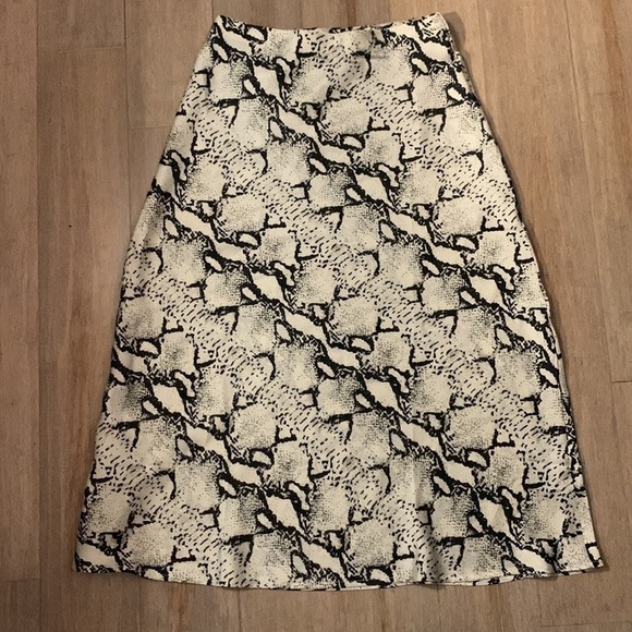DANCE & Marvel Maxi/ Long skirt python print with elastic band size S - Picture 1 of 7